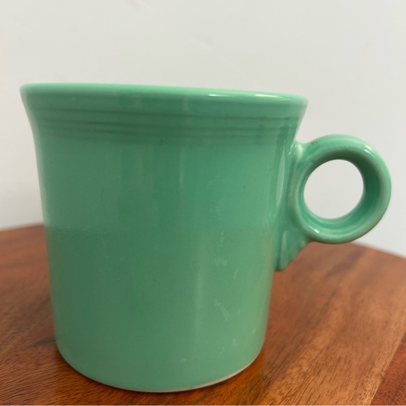 2 Fiesta Circle Handle Mugs, light green and dark Jade - Picture 7 of 12
